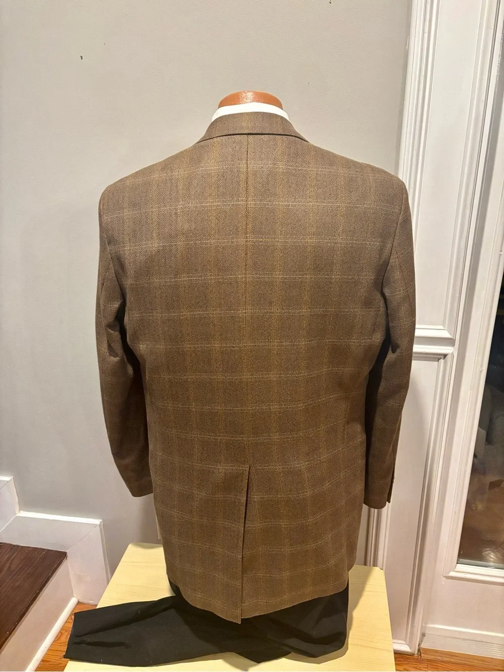 LaCrosse Luxury 100% Lambswool Men’s Plaid Sport Coat  - Size 42L